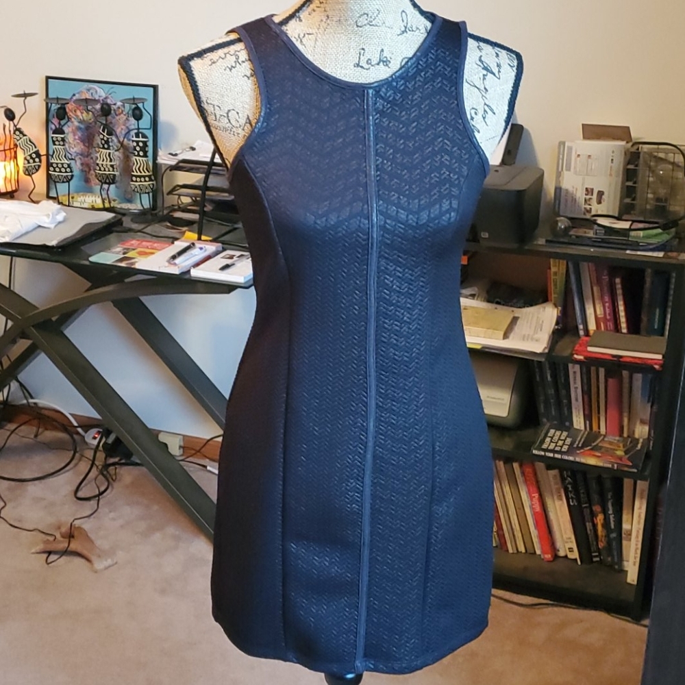 Monteau sleeveless black dress size Medium